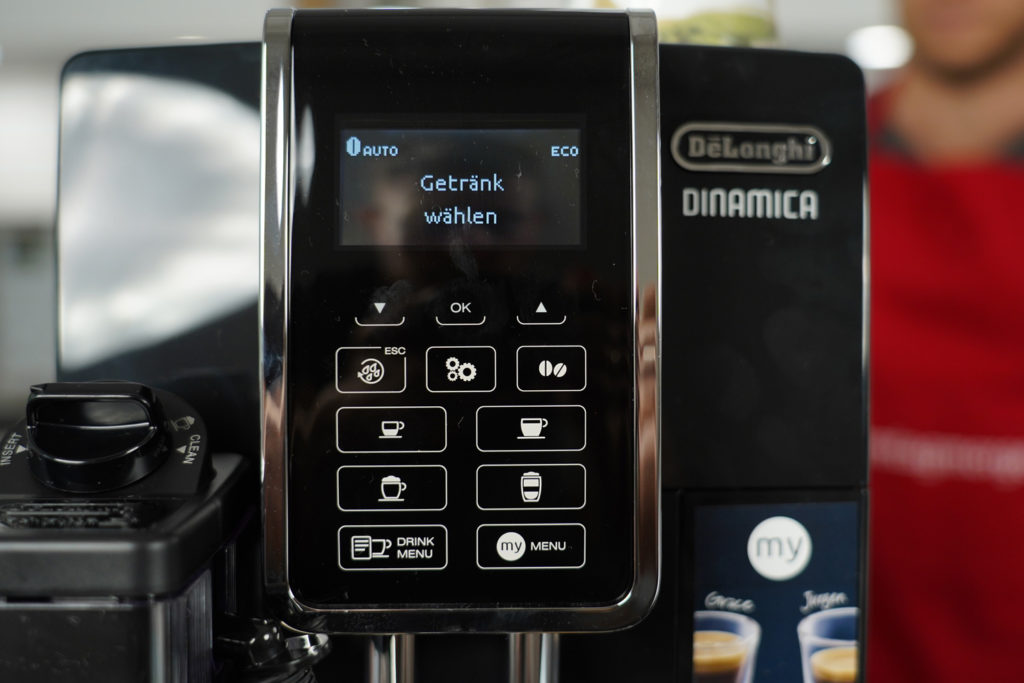 Obere Front des DeLonghi ECAM 350.55.B mit Detailansicht des Displays und Funktionstasten