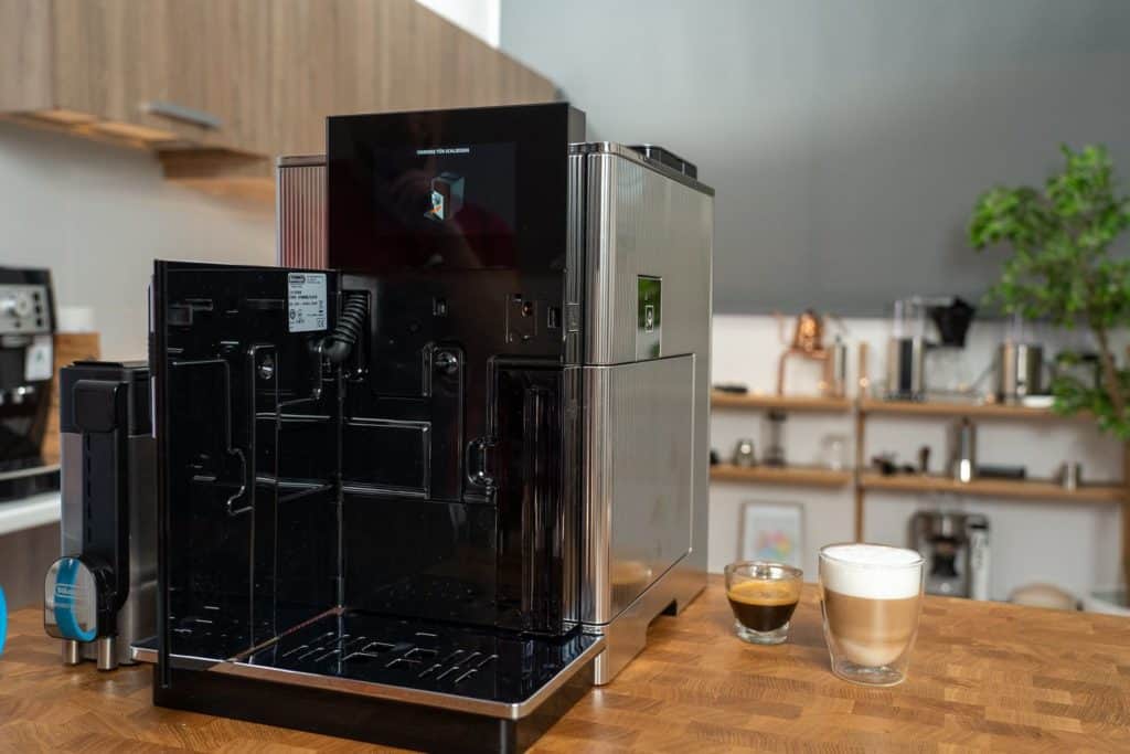 DeLonghi Maestosa - Serviceklappe offen