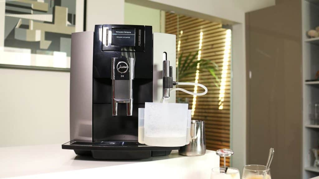 Jura Kaffeevollautomat E8 Test 2024