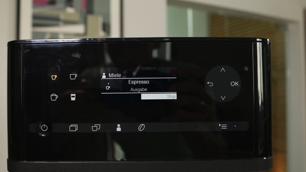 Miele CM 6350 Display mit Getränkeeinstellungen